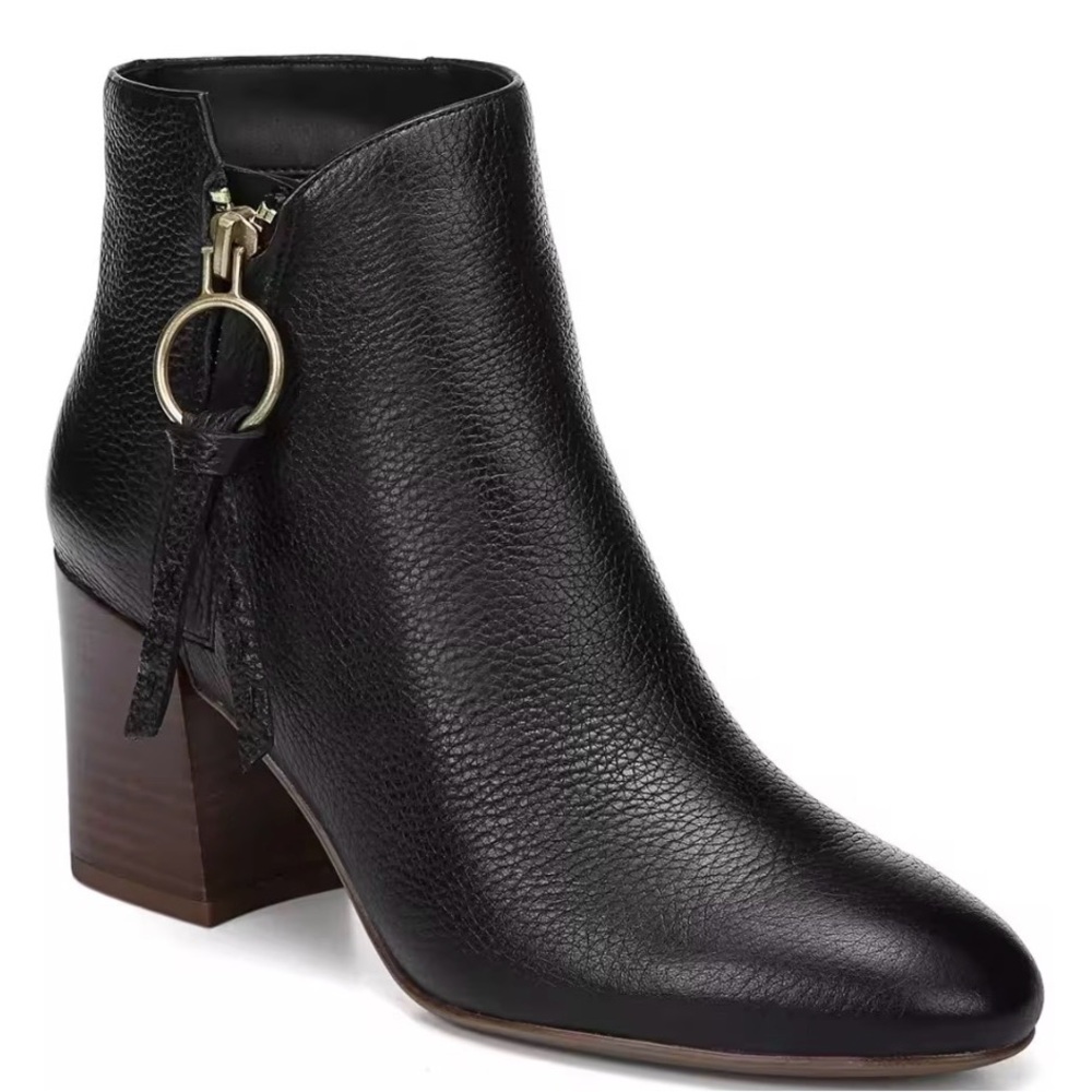 Franco Sarto Callahan bootie in black pebbled leather with a block heel Size 7.5